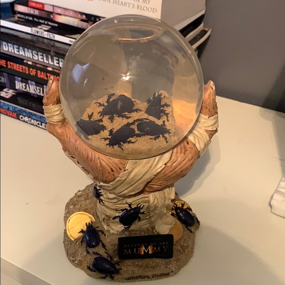 Universal Studios mummy snowglobe